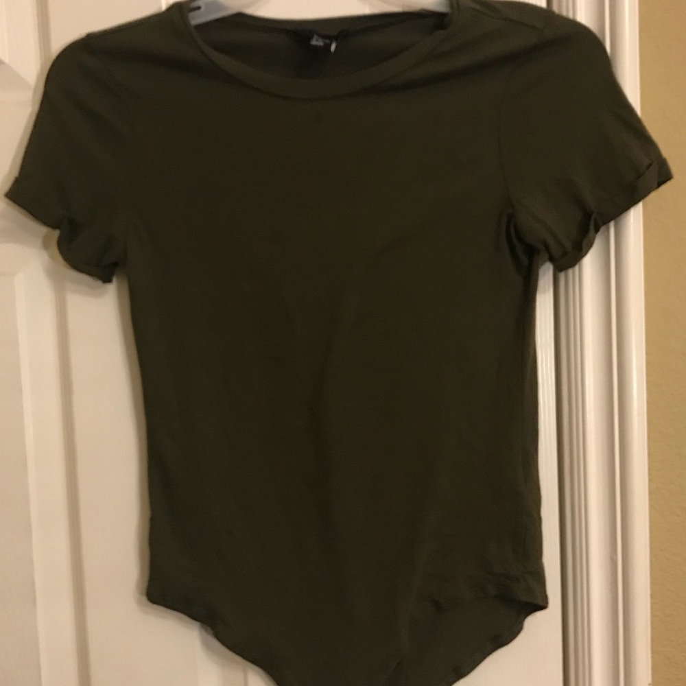 NWOT Forever 21 T-shirt